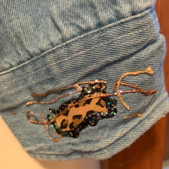 Vintage Handcrafted connections nyc denim button down with animal applique - Picture 5 of 9